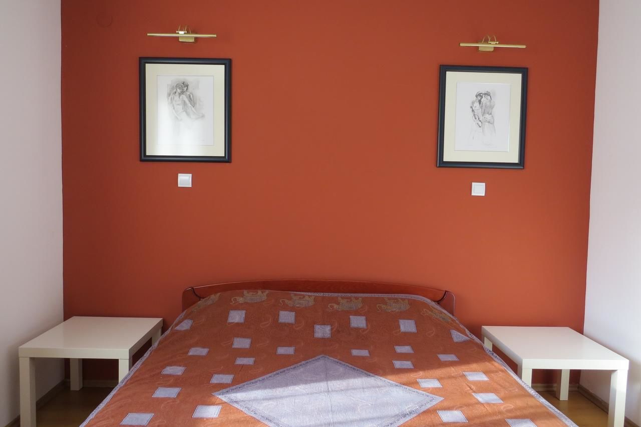 Апартаменты Cave Apartment Вирпазар