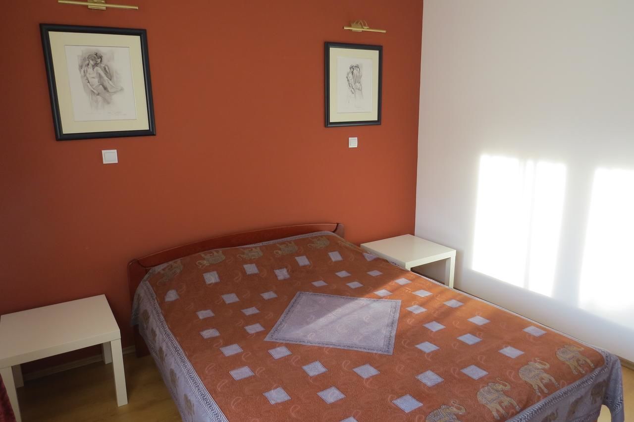 Апартаменты Cave Apartment Вирпазар
