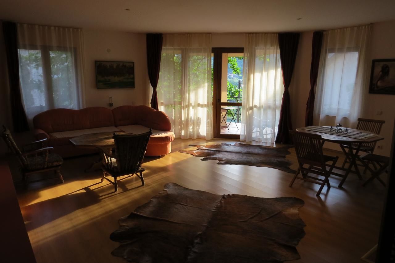 Апартаменты Cave Apartment Вирпазар
