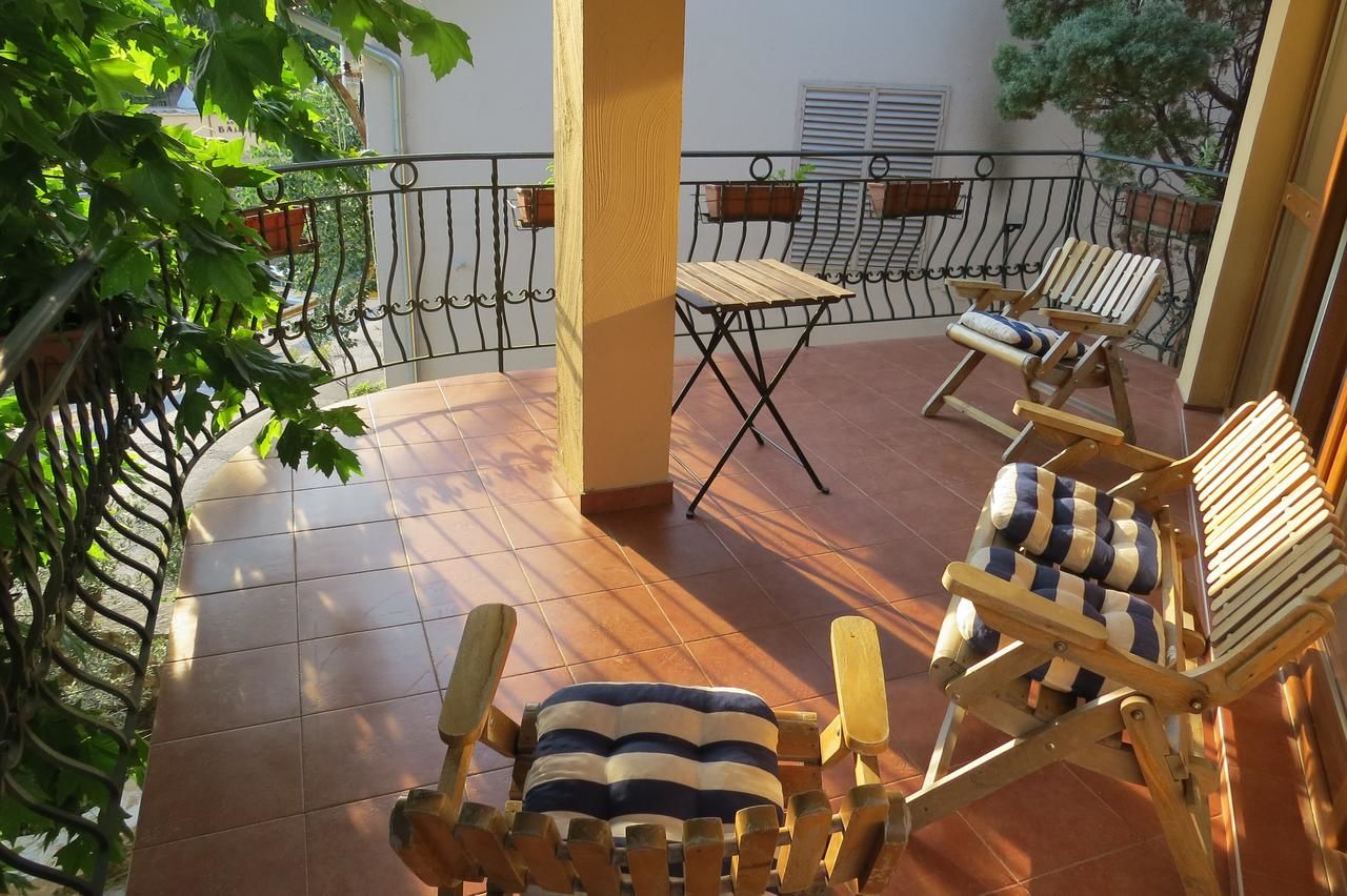 Апартаменты Cave Apartment Вирпазар