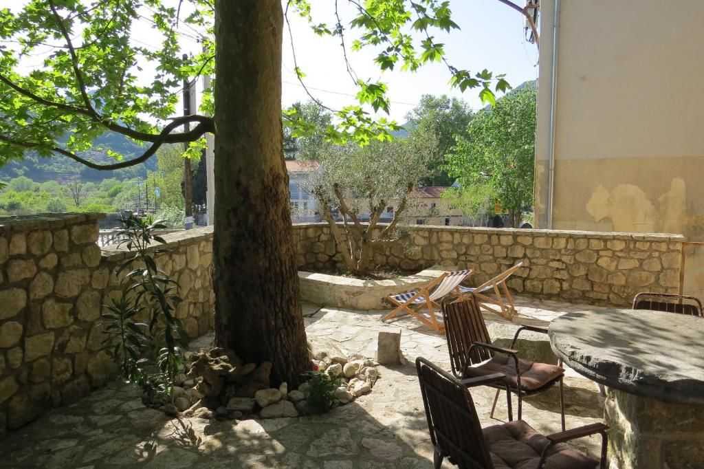 Апартаменты Cave Apartment Вирпазар