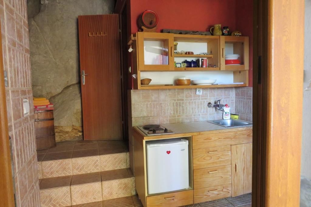 Апартаменты Cave Apartment Вирпазар