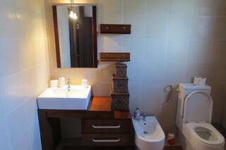 Апартаменты Cave Apartment Вирпазар Апартаменты с видом на озеро-15